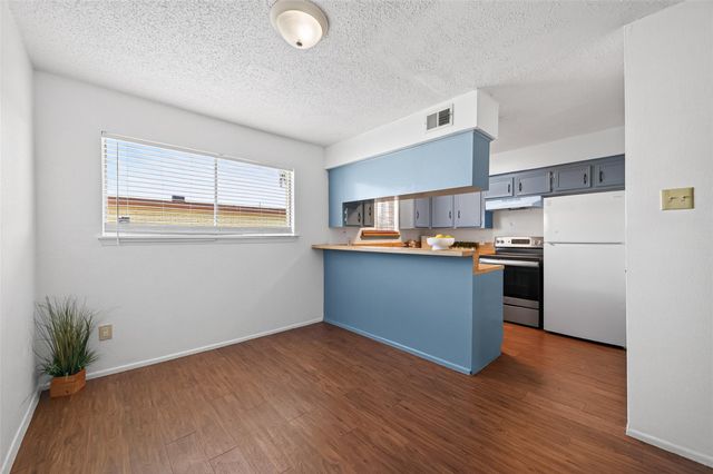 7714 Renwick Drive D13, Houston, TX 77081