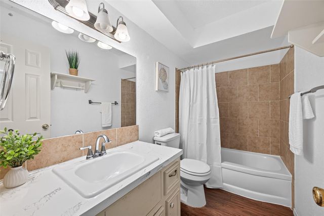 7714 Renwick Drive D13, Houston, TX 77081