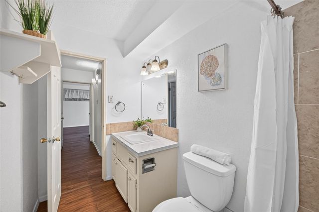7714 Renwick Drive D13, Houston, TX 77081