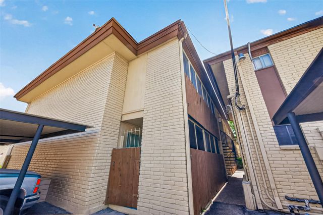 7714 Renwick Drive D13, Houston, TX 77081