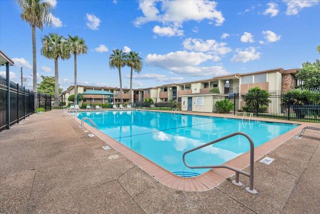 7714 Renwick Drive D13, Houston, TX 77081