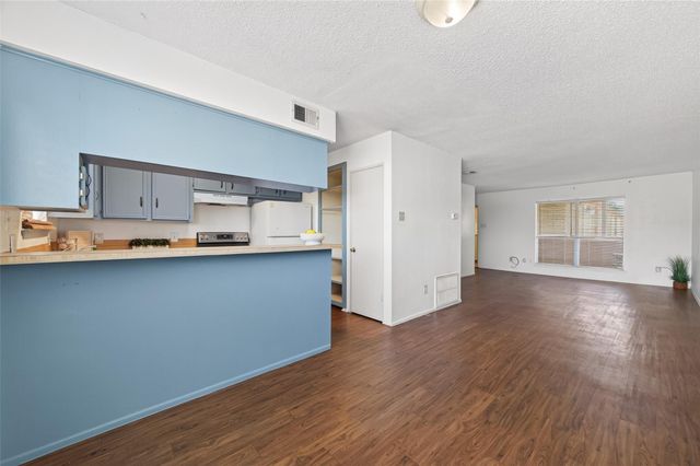 7714 Renwick Drive D13, Houston, TX 77081