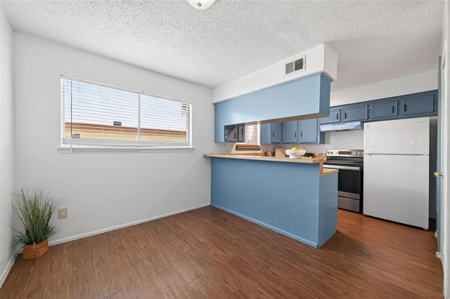 7714 Renwick Drive D13, Houston, TX 77081