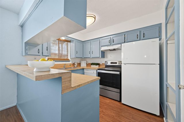 7714 Renwick Drive D13, Houston, TX 77081