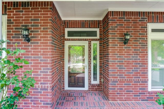 15 Carmeline Drive, The Woodlands, TX 77382
