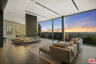 8790 Appian Way, Los Angeles, CA 90046