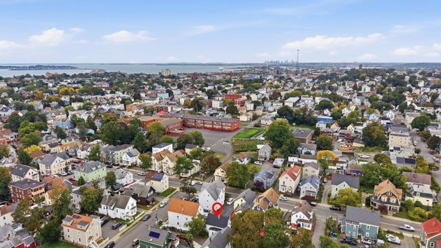 221 Chatham St, Lynn, MA 01902