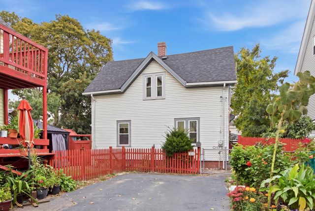221 Chatham St, Lynn, MA 01902