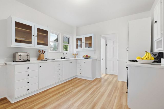 221 Chatham St, Lynn, MA 01902