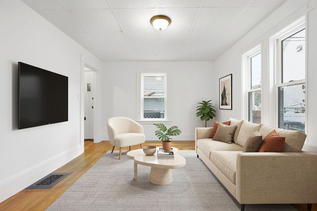 221 Chatham St, Lynn, MA 01902