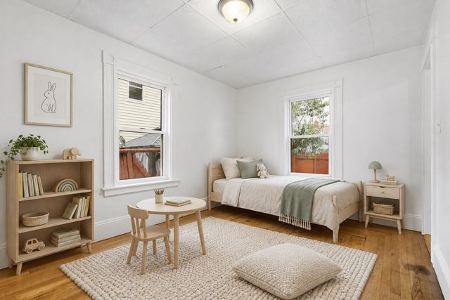 221 Chatham St, Lynn, MA 01902