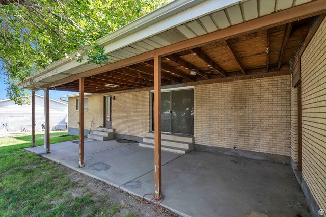 3382 S SHARON CIR, Magna, UT 84044