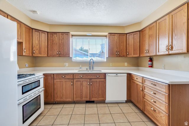 3382 S SHARON CIR, Magna, UT 84044