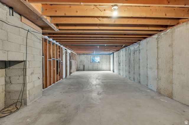 3382 S SHARON CIR, Magna, UT 84044