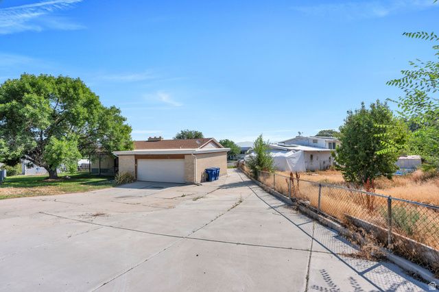 3382 S SHARON CIR, Magna, UT 84044