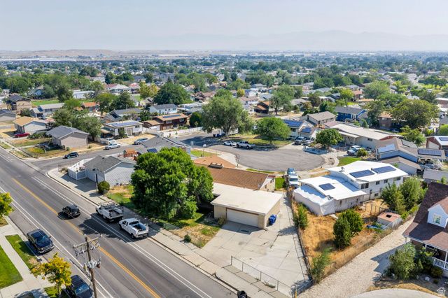 3382 S SHARON CIR, Magna, UT 84044