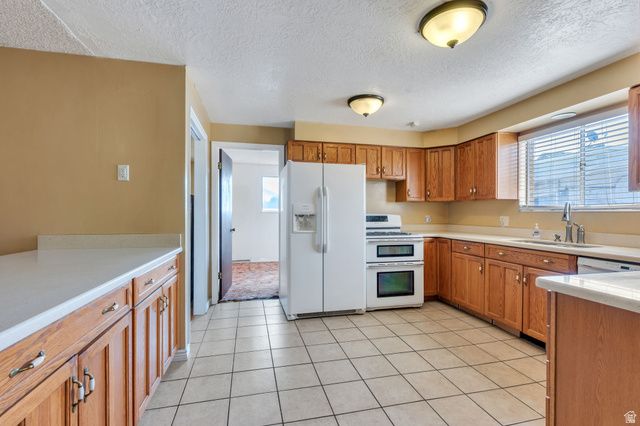 3382 S SHARON CIR, Magna, UT 84044