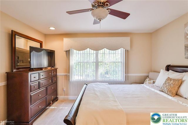 1991 Autumn Ridge Road, Lower Macungie Twp, PA 18062