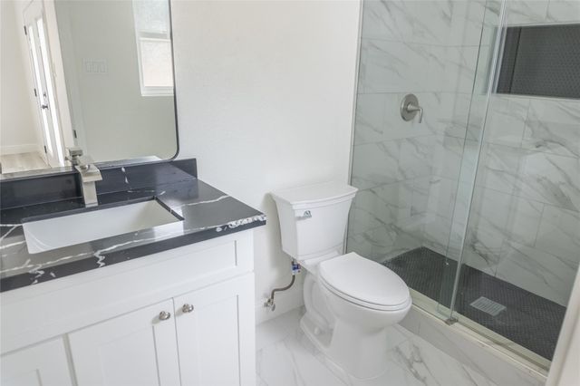 609 Oak Harbor Drive, Houston, TX 77062