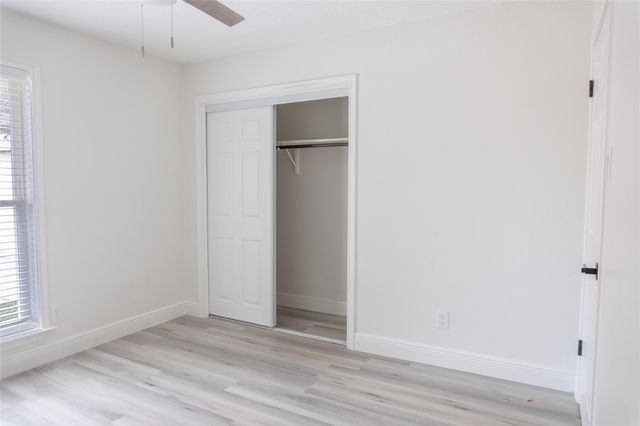 609 Oak Harbor Drive, Houston, TX 77062