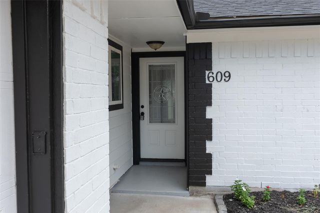 609 Oak Harbor Drive, Houston, TX 77062
