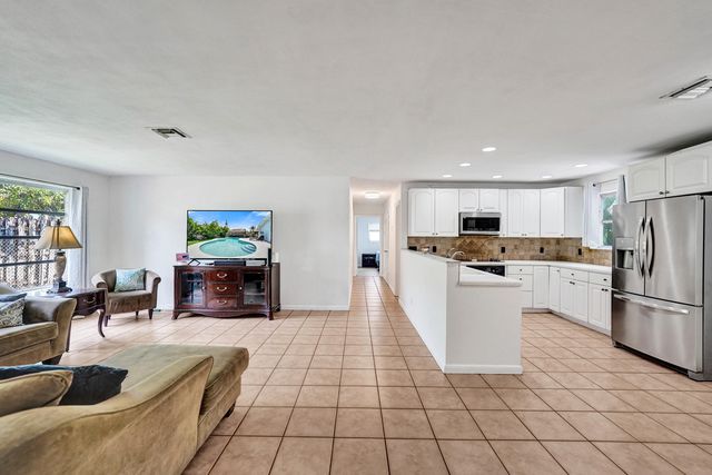 1208 NE 7th Street, Pompano Beach, FL 33060