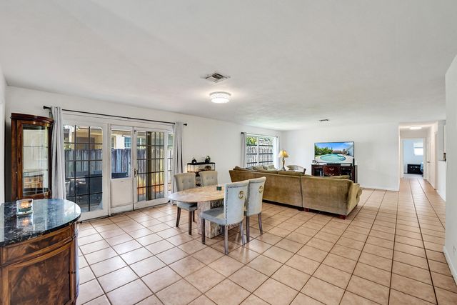 1208 NE 7th Street, Pompano Beach, FL 33060