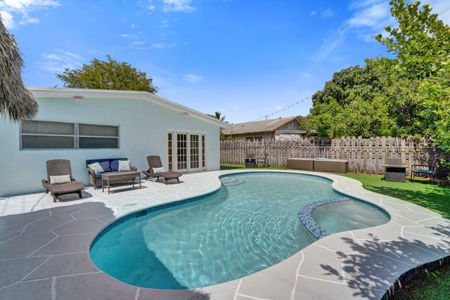 1208 NE 7th Street, Pompano Beach, FL 33060