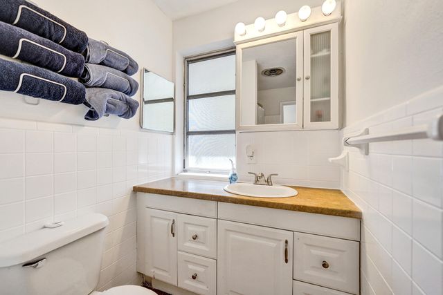 1208 NE 7th Street, Pompano Beach, FL 33060