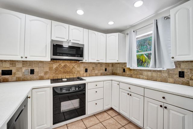 1208 NE 7th Street, Pompano Beach, FL 33060