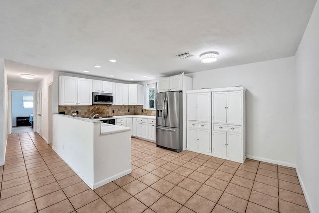 1208 NE 7th Street, Pompano Beach, FL 33060