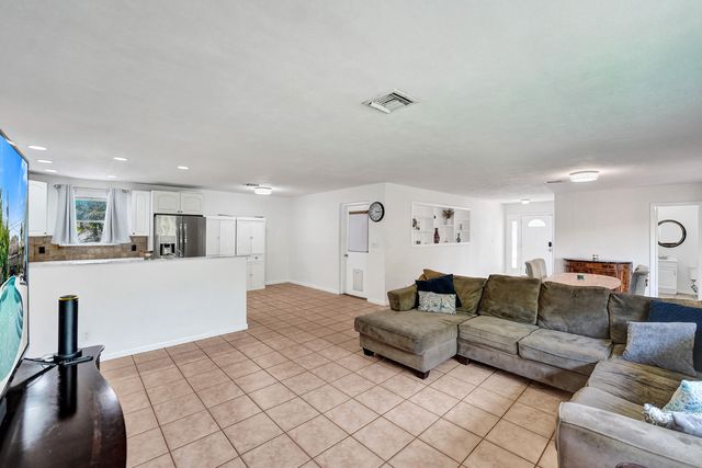 1208 NE 7th Street, Pompano Beach, FL 33060