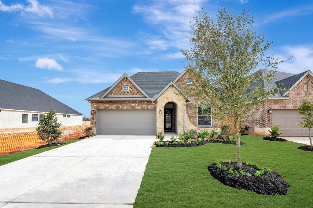 Image 1 of property listing at 454 Silver Moon Way, Katy, TX 77493
