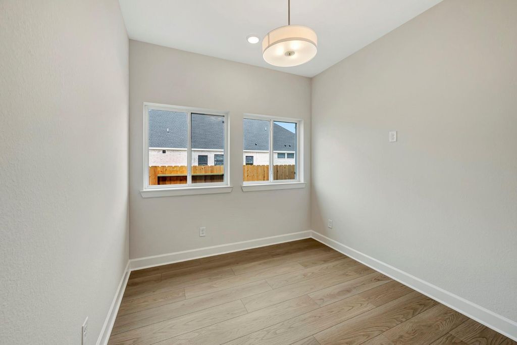 Image 12 of property listing at 454 Silver Moon Way, Katy, TX 77493