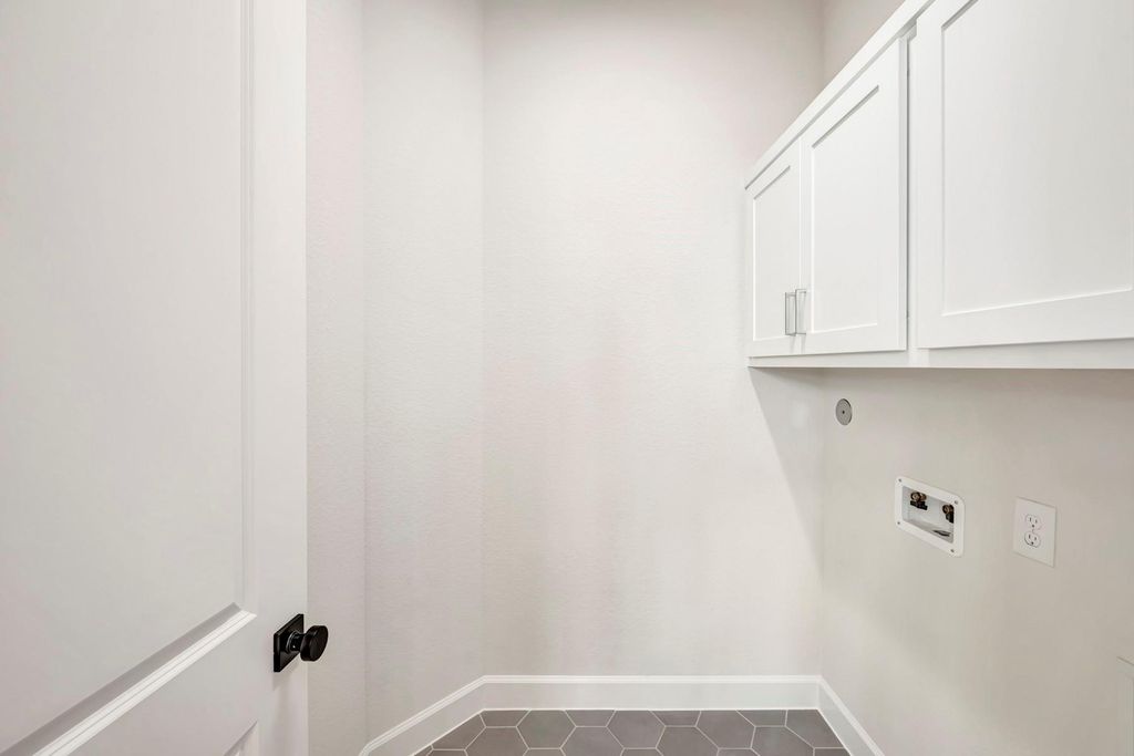 Image 13 of property listing at 454 Silver Moon Way, Katy, TX 77493