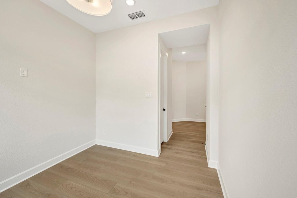 Image 14 of property listing at 454 Silver Moon Way, Katy, TX 77493