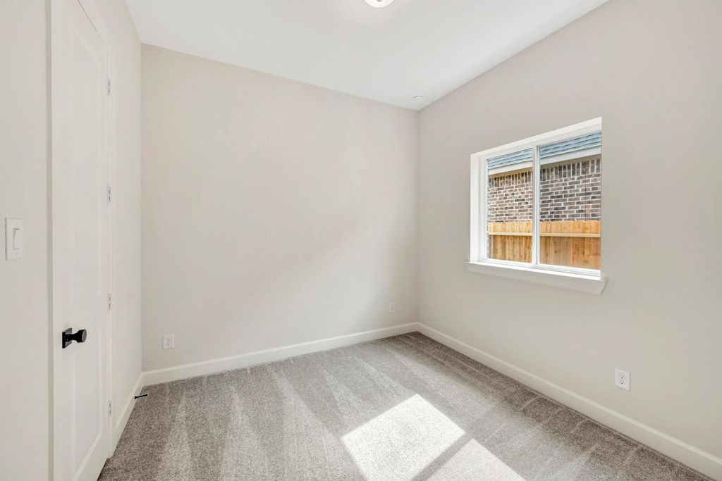 Image 15 of property listing at 454 Silver Moon Way, Katy, TX 77493