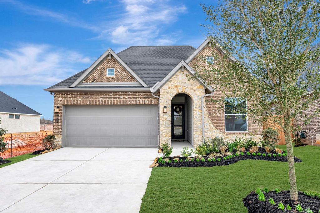 Image 2 of property listing at 454 Silver Moon Way, Katy, TX 77493