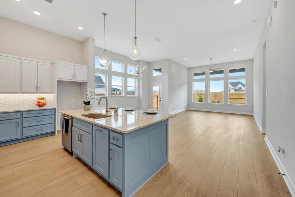 Image 21 of property listing at 454 Silver Moon Way, Katy, TX 77493