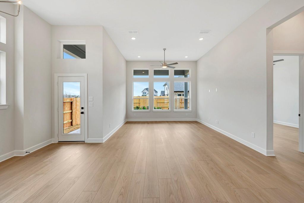 Image 25 of property listing at 454 Silver Moon Way, Katy, TX 77493