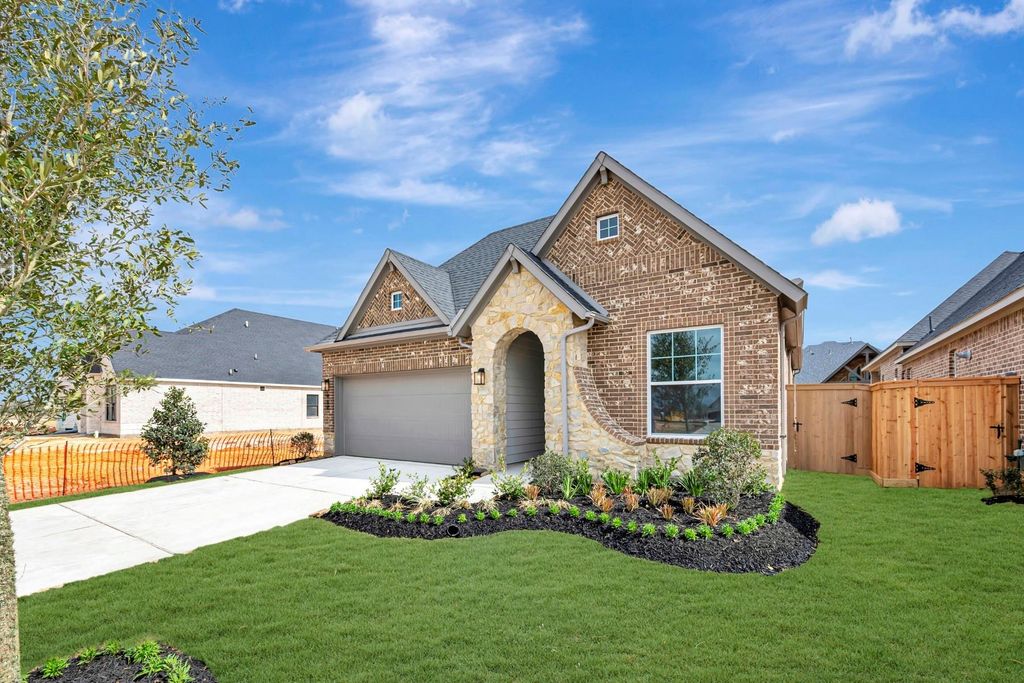 Image 3 of property listing at 454 Silver Moon Way, Katy, TX 77493