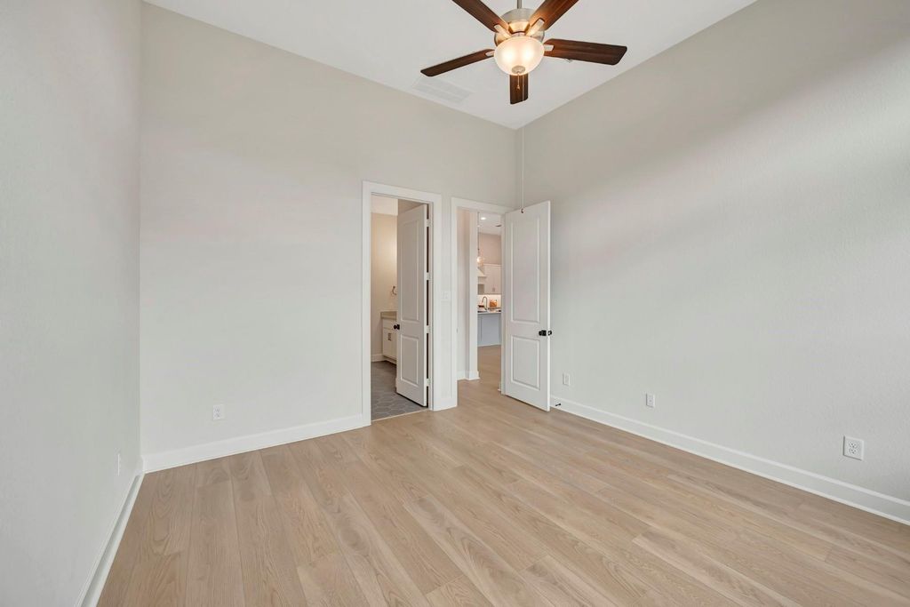 Image 34 of property listing at 454 Silver Moon Way, Katy, TX 77493