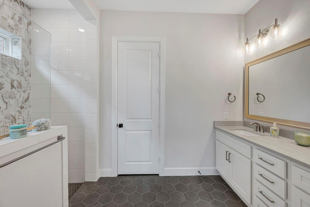 Image 36 of property listing at 454 Silver Moon Way, Katy, TX 77493