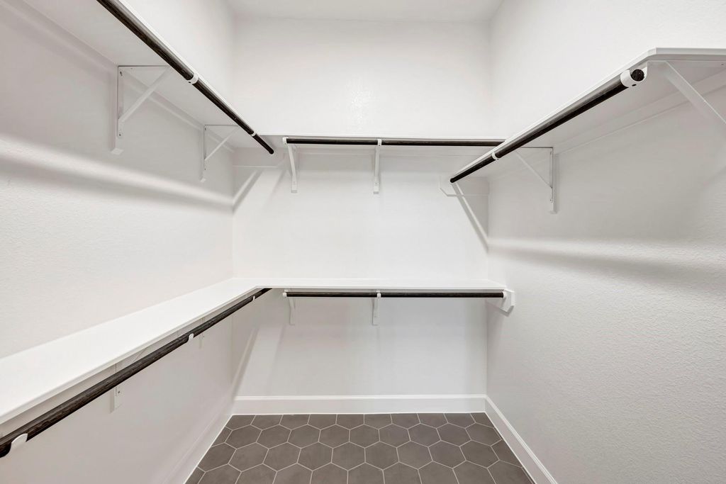 Image 41 of property listing at 454 Silver Moon Way, Katy, TX 77493