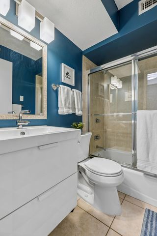 52 Groveland Terrace A302, Minneapolis, MN 55403