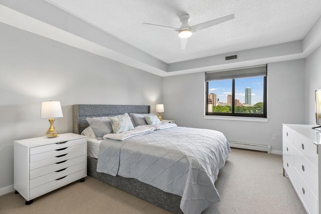52 Groveland Terrace A302, Minneapolis, MN 55403