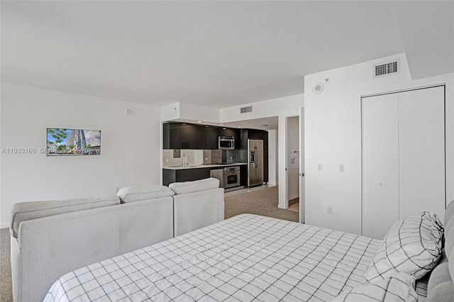 31 SE 6th St 805, Miami, FL 33131