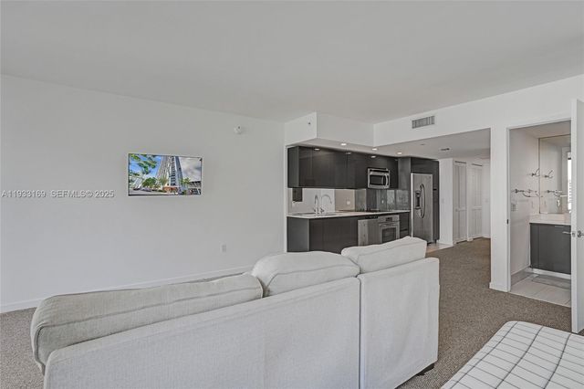 31 SE 6th St 805, Miami, FL 33131