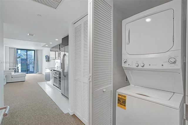 31 SE 6th St 805, Miami, FL 33131