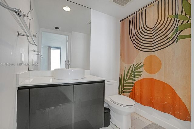 31 SE 6th St 805, Miami, FL 33131